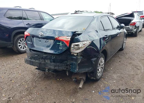 2017 Toyota Corolla Le z USA, uszkodzony, nr VIN 5YFBURHE0HP597542